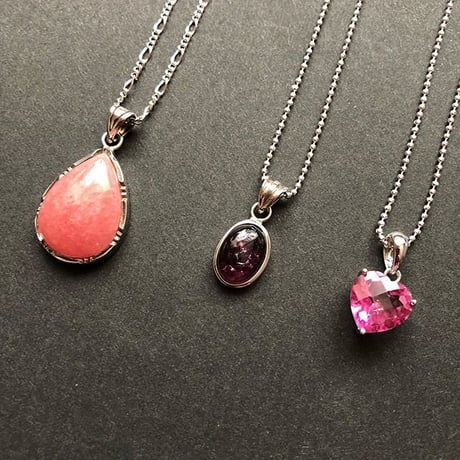 【恋愛・結婚・マイナスイオン】高品質ルベライト・トルマリンペンダントトップ×ネックレスチェーン〜魅惑の赤いシリーズ・和名は紅電気石〜ブラジル産 一点物