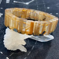 【金運・財運・仕事運・精神集中・願望成就】 高級一点物タイチンルチルクォーツ15x8.5mmバングル〜黄金の人生を与える運命の石〜