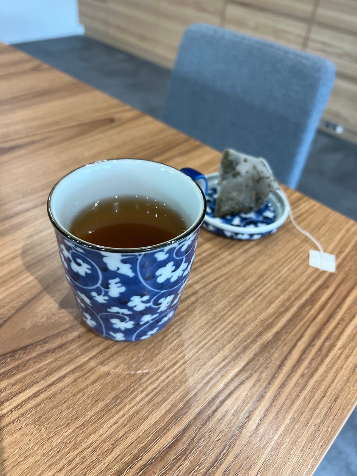 美濃焼 唐草蓋付きマグ碗 | カネカ北川製茶 オンラインストア 美濃焼 唐草蓋付きマグ碗 | カネカ北川製茶 オンラインストア
