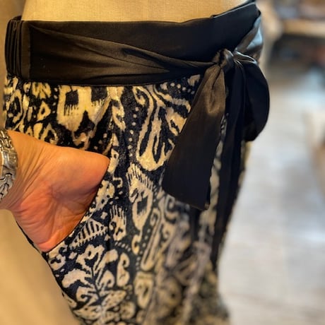 ベルベット　スカルプリントドレープパンツ　Velvet scull pt. Pants #2416005