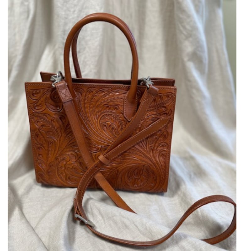 カービングレザー トートバッグ／ショルダーストラップ付き