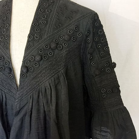 コットンスラブ　ポンポン立体刺繍ブラウス #1812004