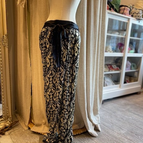 ベルベット　スカルプリントドレープパンツ　Velvet scull pt. Pants #2416005