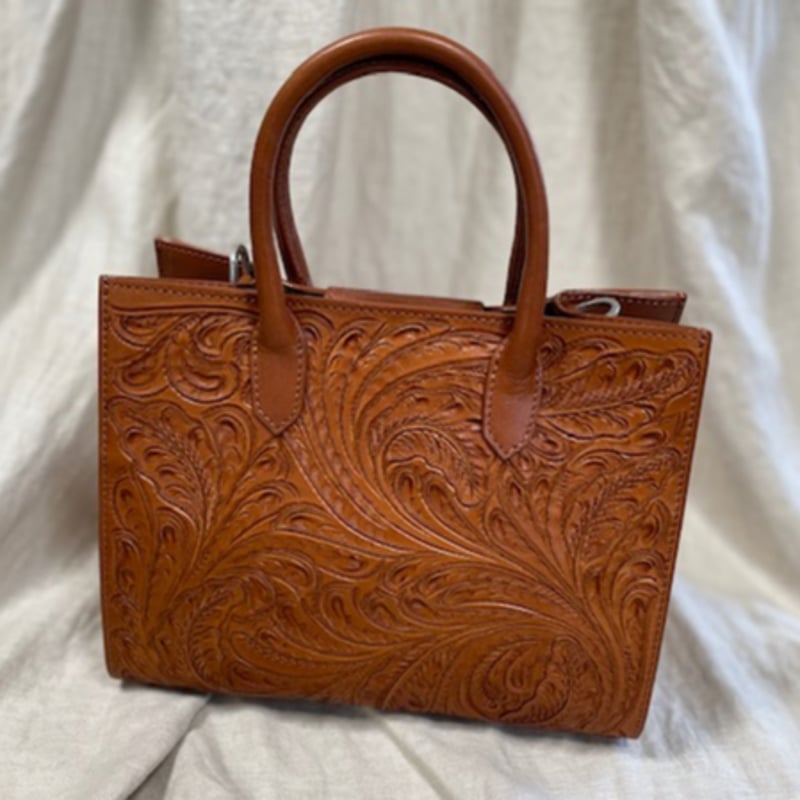 カービングレザー トートバッグ／ショルダーストラップ付き