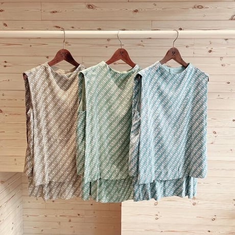 レーヨンGUARDIAN プリント　変形 TOPS #2174110