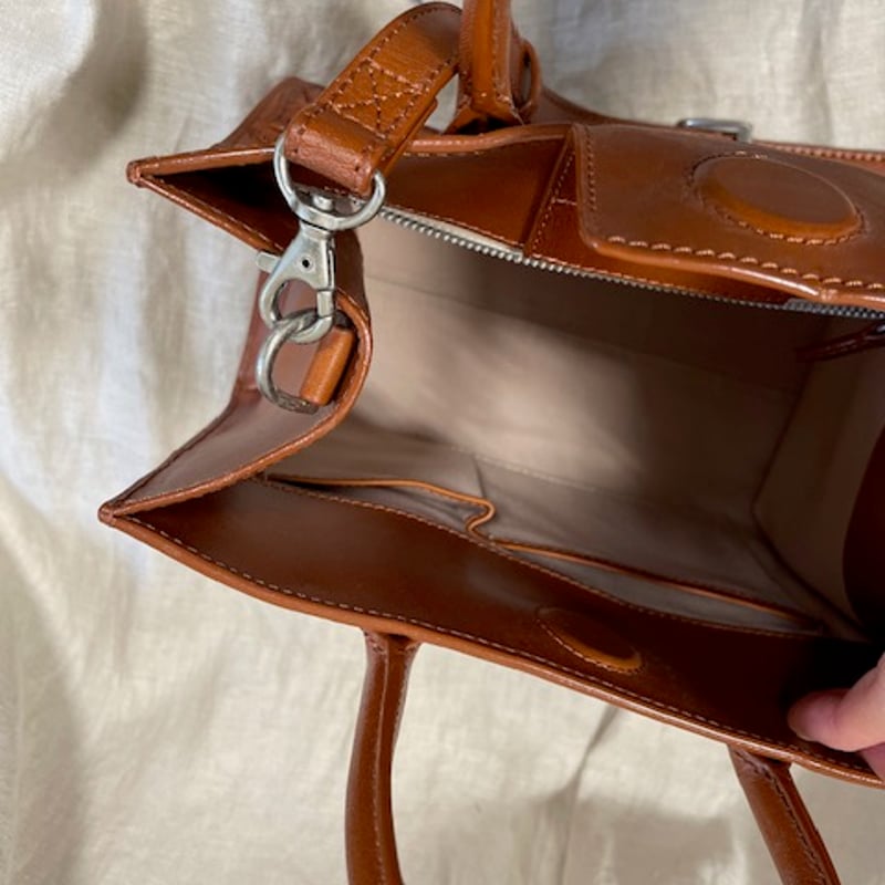 カービングレザー トートバッグ／ショルダーストラップ付きハンドル