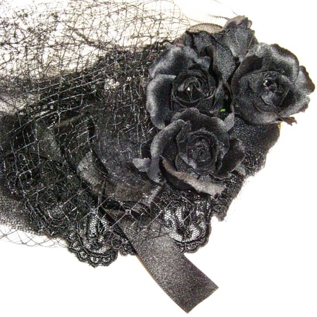 “Onyx”　チュール付ブラックローズヘッドドレス