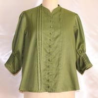 "Misty Vegetation" モックネックブラウス