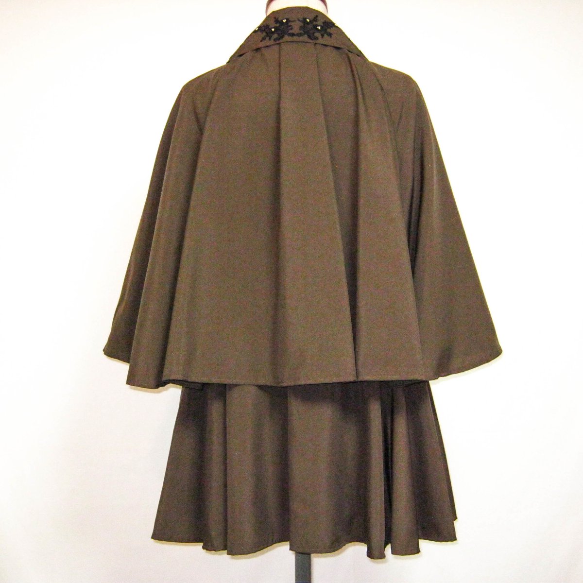 ぴ*う様 エクサントリーク　EXCENTRIQUE　インバネスコート エクサントリーク EXCENTRIQUE インバネスコート 裾 回し