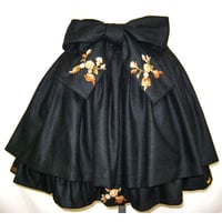 "Gift for Dear" 刺しゅう入りタックスカート