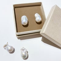 大粒淡水バロックパールピアス
