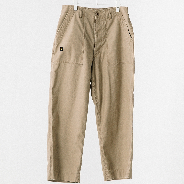新品　Heve ベンツスリットサテンパンツ バニラ36 新品 Heve ベンツスリットサテンパンツ バニラ36 - メルカリ