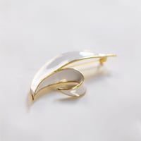 vintage gold reed brooch