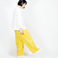 ゆったりパンツ　ちょうちょ