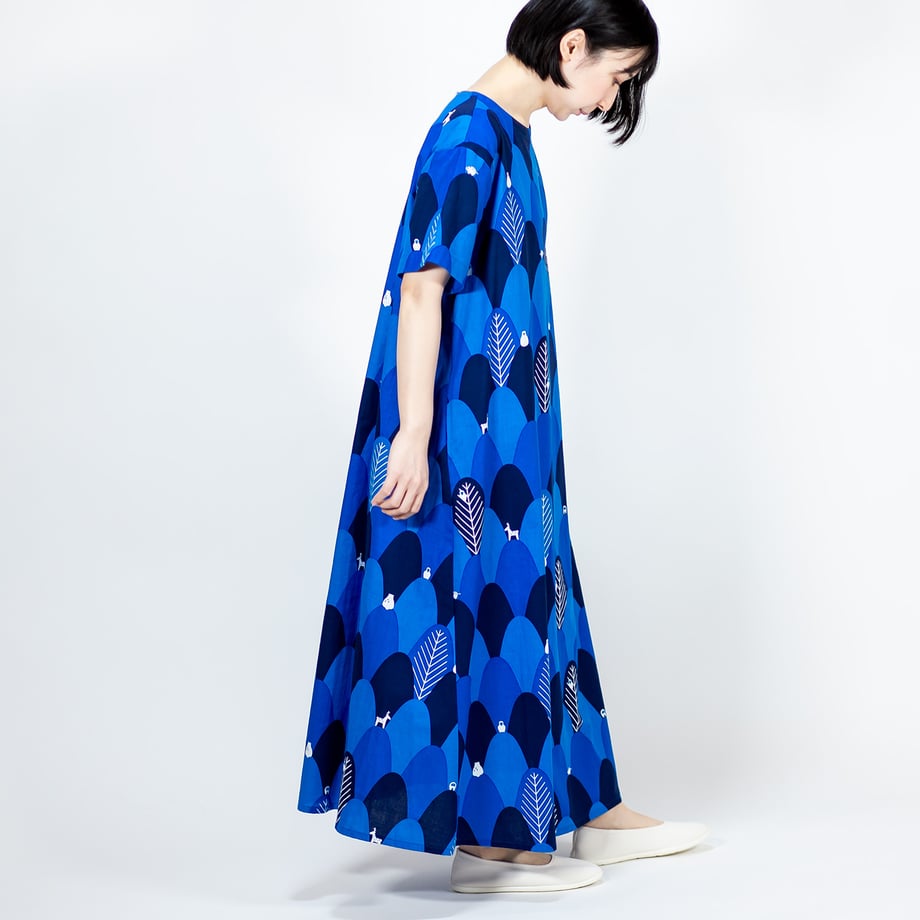 山々連身裙細節2