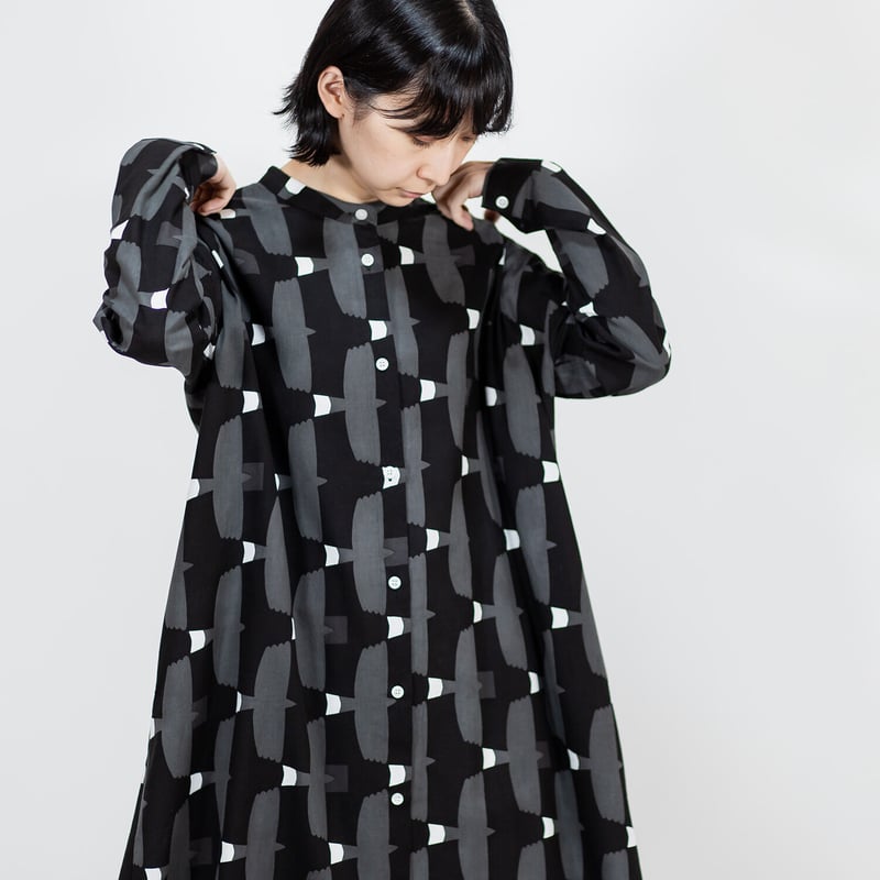 【お値下げ】ADORE 麻ツイルワンピース 黒 シャツワンピース 半袖 セール】 麻ツイルワンピース （ワンピース）｜ADORE / アドーア
