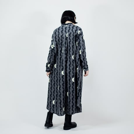 長袖シャツワンピース　オオカミ