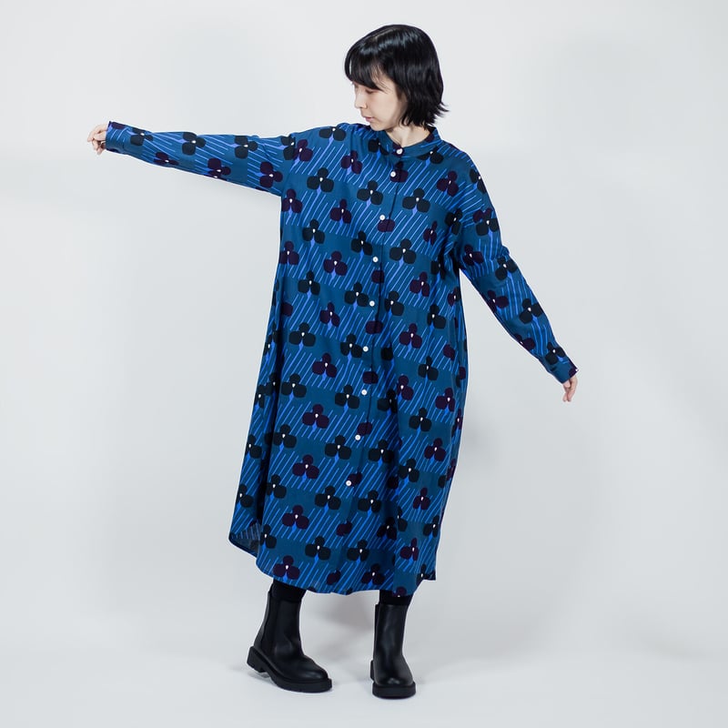 【ノリトモ】93　群言堂　根々　綿100％　濃紺　長袖　ワンピース ノリトモ】93 群言堂 根々 綿100％ 濃紺 長袖 ワンピース 93 群