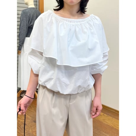 Obli♡完売新品タグつき♡フラワーオフショルダーブラウス Obli♡完売新品タグつき♡フラワーオフショルダーブラウス