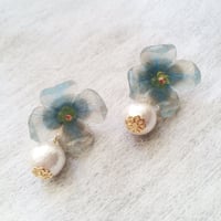 ブルーアジサイ×コットンパールのピアス・イヤリング