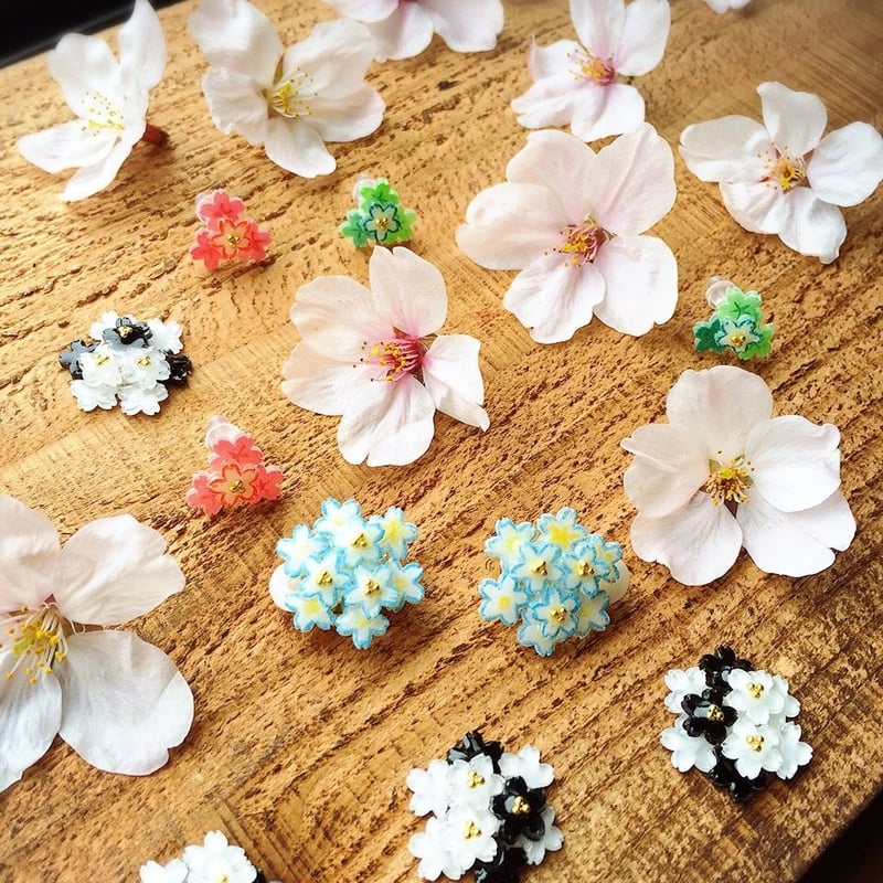 金平糖みたいな＊ブルーの花束ピアス・イヤリング | viola-viola 季節