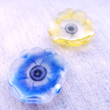 アネモネのブローチ blue