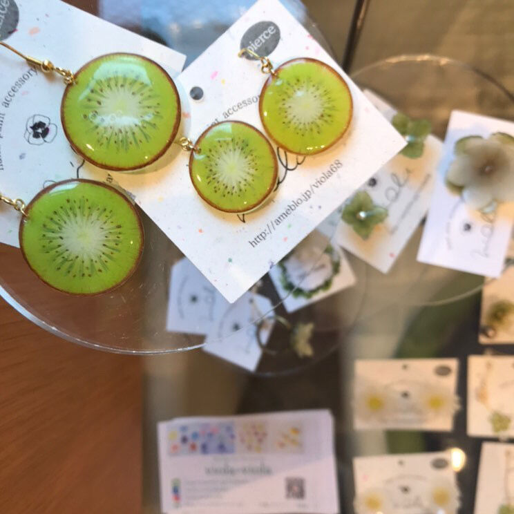 ジューシー☆プチキウイピアス・イヤリング | viola-viola