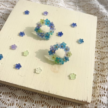 金平糖みたいな＊ブルーリースのイヤーアクセサリー