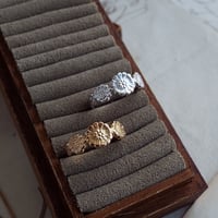 5つの花のリング