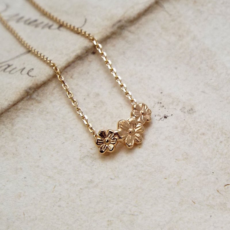 花*花様 3連デザインネックレス(刻印あり)　美品 花3連のネックレス | Namikata