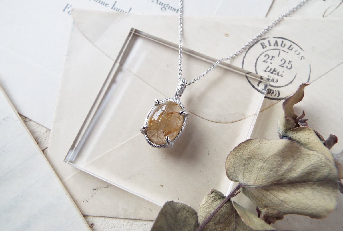 ルチルクォーツのネックレス（世界のお酒シリーズより麦とビール