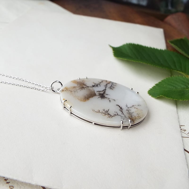 デンドリティックアゲート 天然石 ペンダント 置物 F14001 デンドリティックアゲート 天然石 ペンダント 置物 F14001