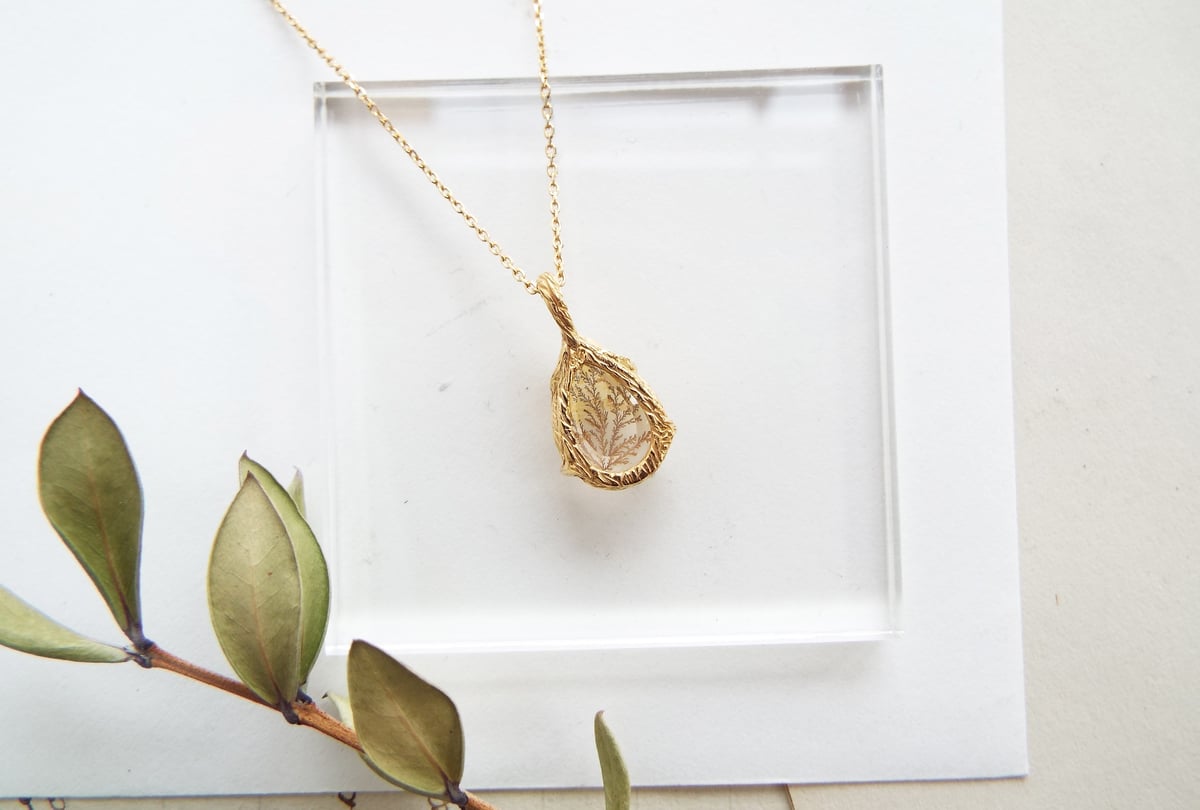 最終セール✨️デンドリティッククオーツ✨ペンダントトップ✨虹入り✨雫型✨ fit=scale-down,w=1200