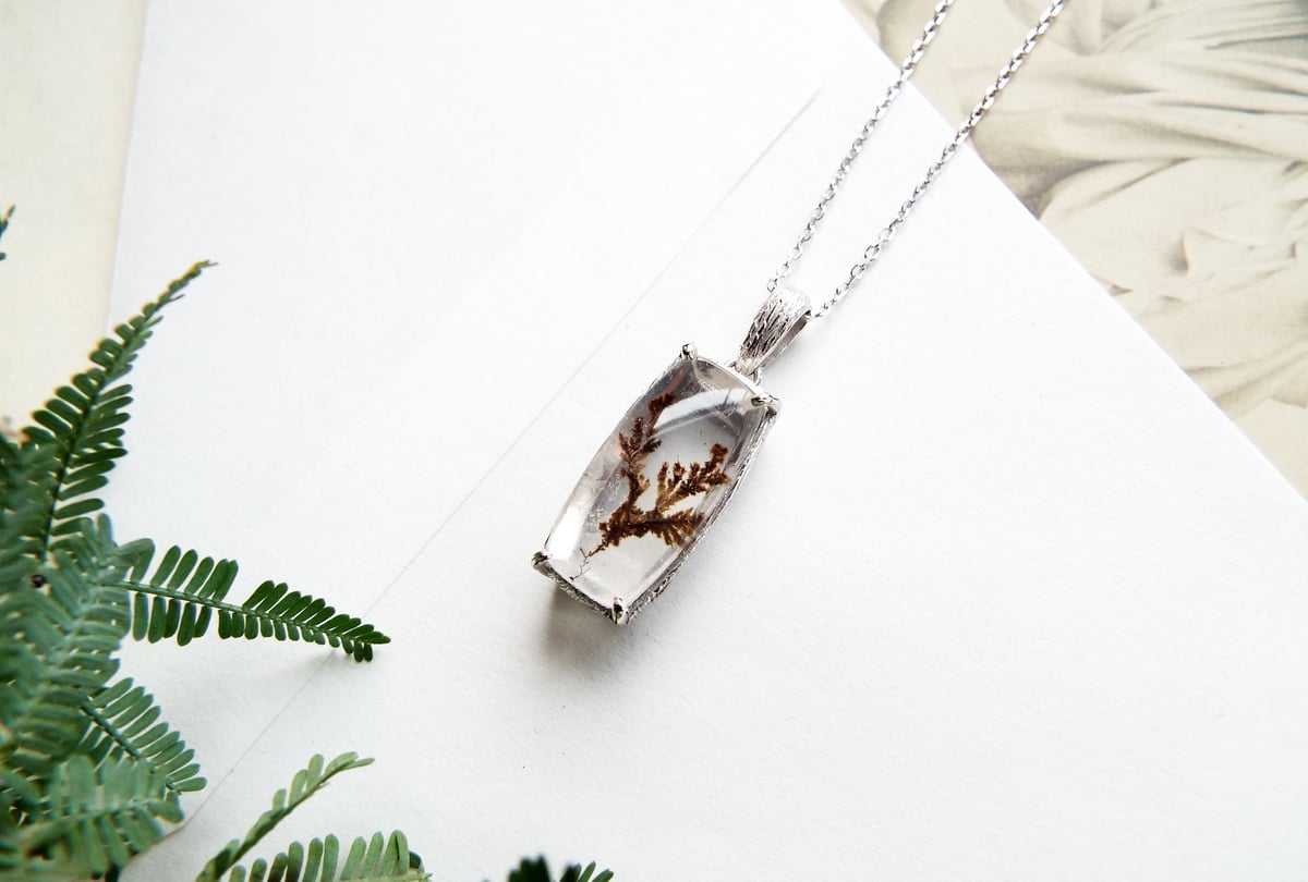 デンドリティッククォーツのネックレス（薄氷） | Namikata