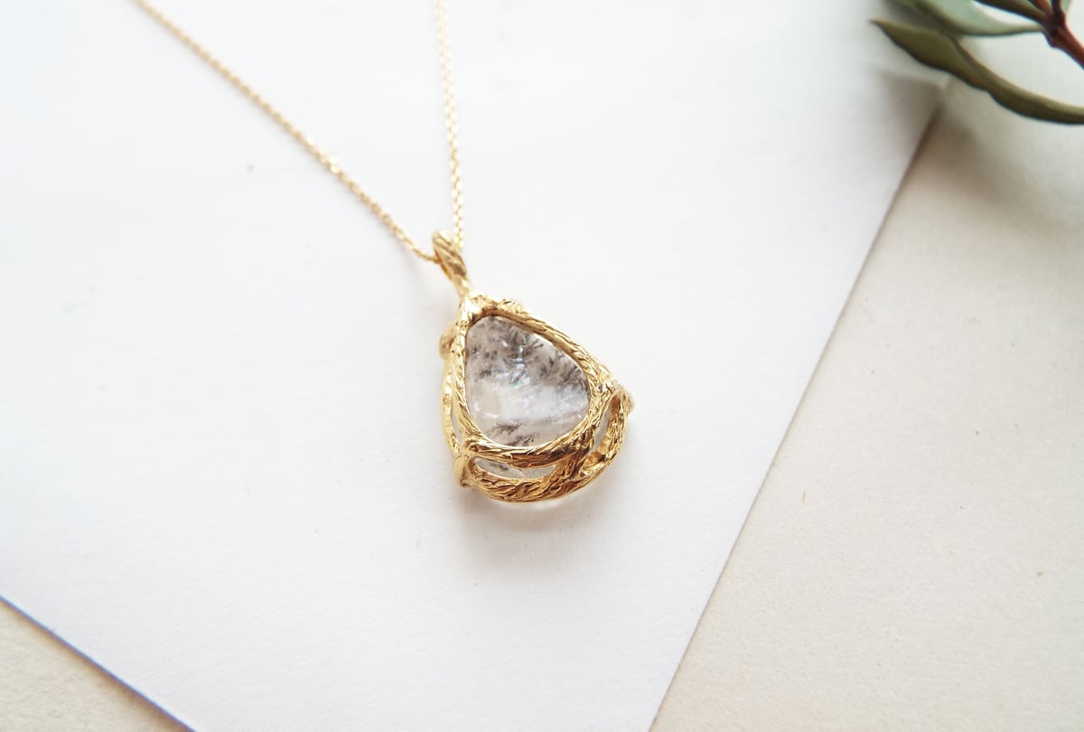 最終セール✨️デンドリティッククオーツ✨ペンダントトップ✨虹入り✨雫型✨ デンドリティッククォーツのネックレス（虹の雫） | Namikata