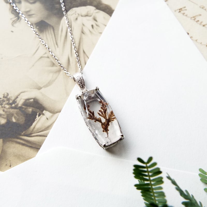 デンドリティッククォーツのネックレス（薄氷） | Namikata