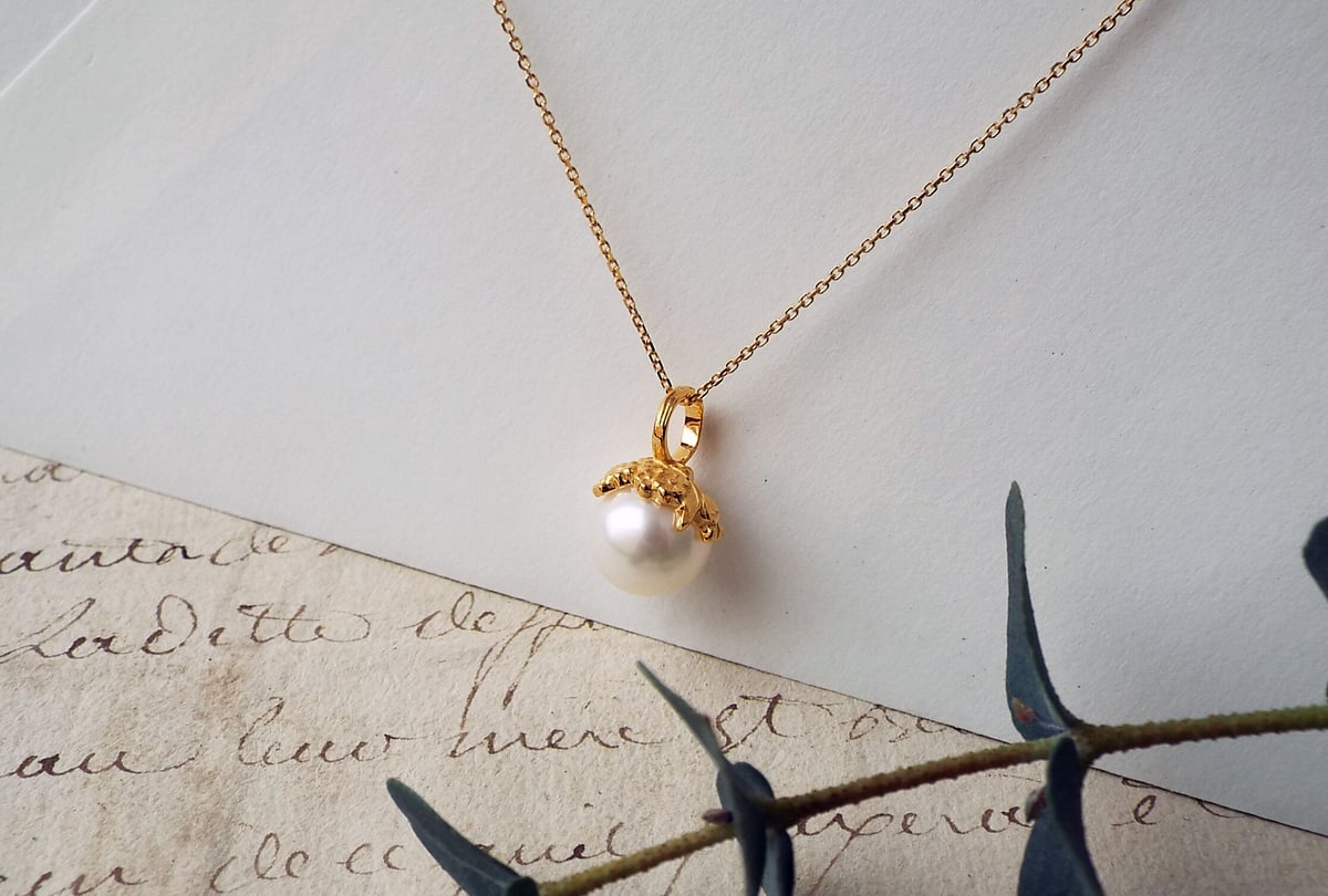 no.49 ライトオパールとケシパールの花冠クラスプネックレス