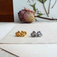 バラのピアス（2021）