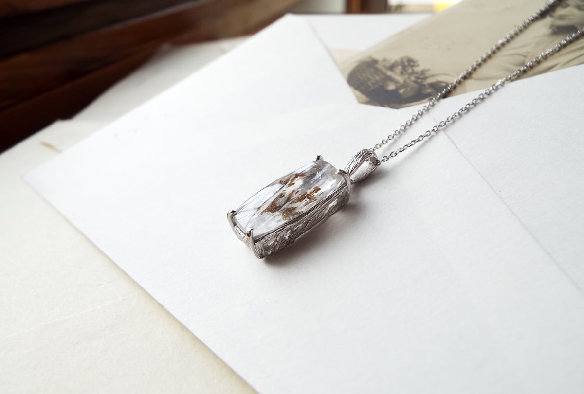 デンドリティッククォーツのネックレス（薄氷） | Namikata