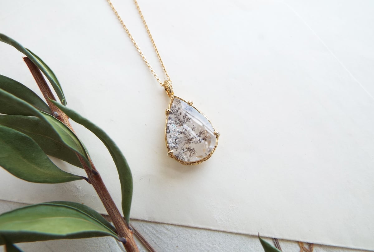 デンドリティッククォーツのネックレス（虹の雫） | Namikata