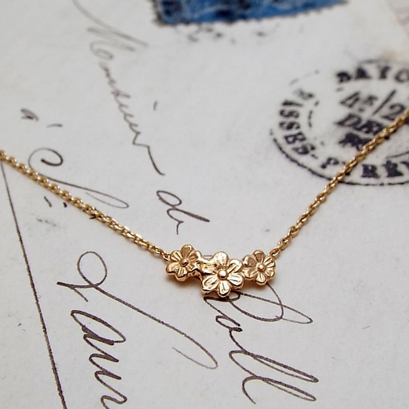 花*花様 3連デザインネックレス(刻印あり)　美品 花3連のネックレス | Namikata