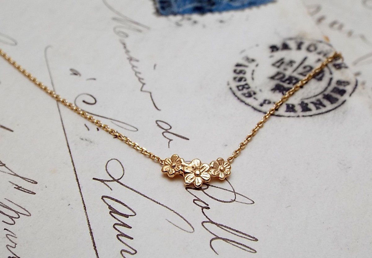 花*花様 3連デザインネックレス(刻印あり)　美品 花3連のネックレス | Namikata