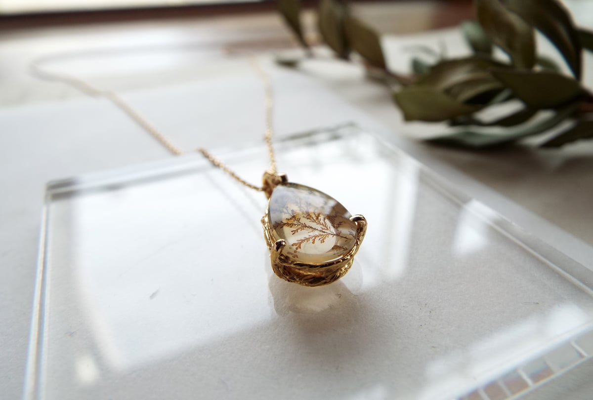 最終セール✨️デンドリティッククオーツ✨ペンダントトップ✨虹入り✨雫型✨ デンドリティッククォーツのネックレス（虹の雫） | Namikata