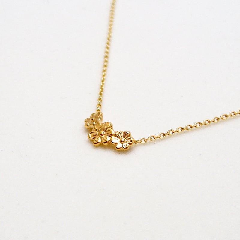 花*花様 3連デザインネックレス(刻印あり)　美品 花3連のネックレス ネックレス・ペンダント Namikata 通販 1231503