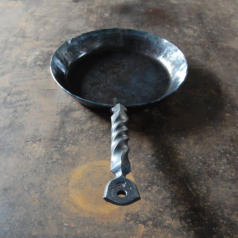 forged frying pan (鍛造フライパン) | KANATOKO STORE