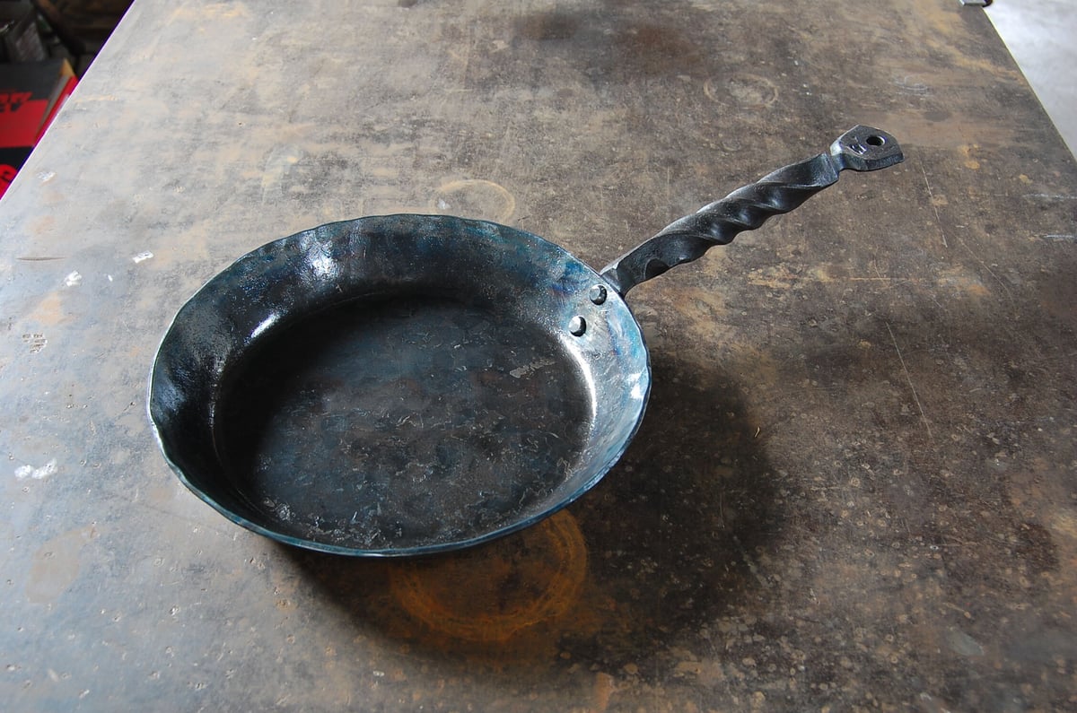 forged frying pan (鍛造フライパン) | KANATOKO STORE