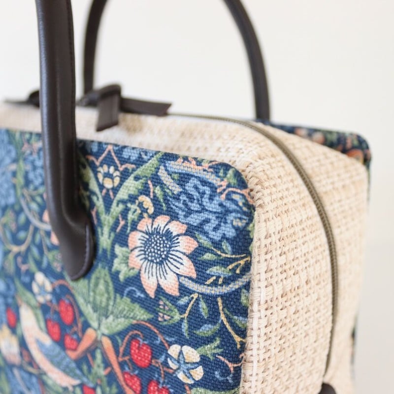 藤色　源氏香　利休バッグ　和装バッグ 和装バッグ 利休バック 金襴織物 桜柄 白 31