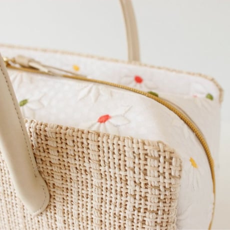 利休バッグ  R_1002  / natural × white cotton embroidery