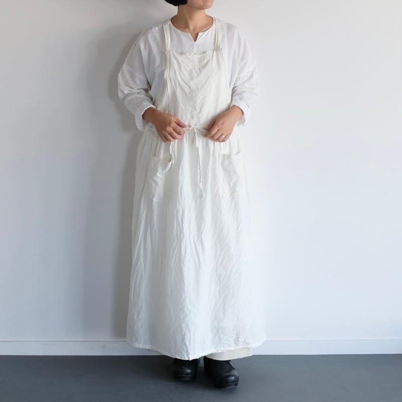 ギャザーエプロン/オフ白/麻 | takeshikanda