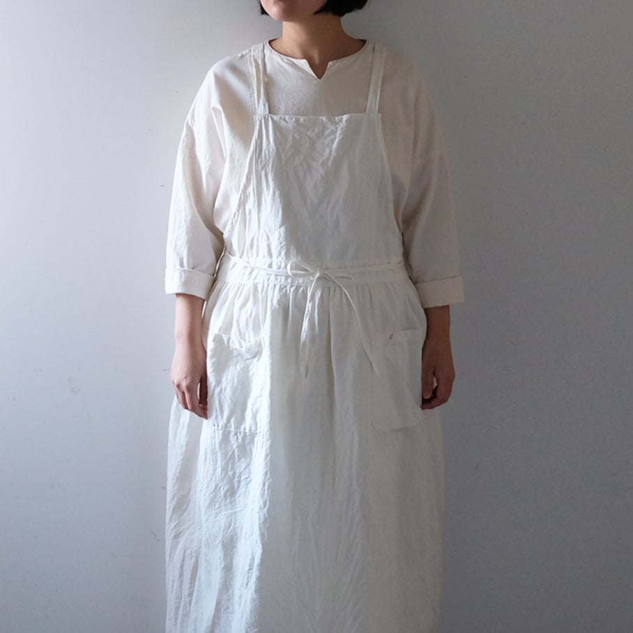 カフェエプロン　ギャルソンエプロン　リネンエプロン　ギャザー　オフホワイト　白 カフェエプロン ギャルソンエプロン リネンエプロン ギャザー オフ